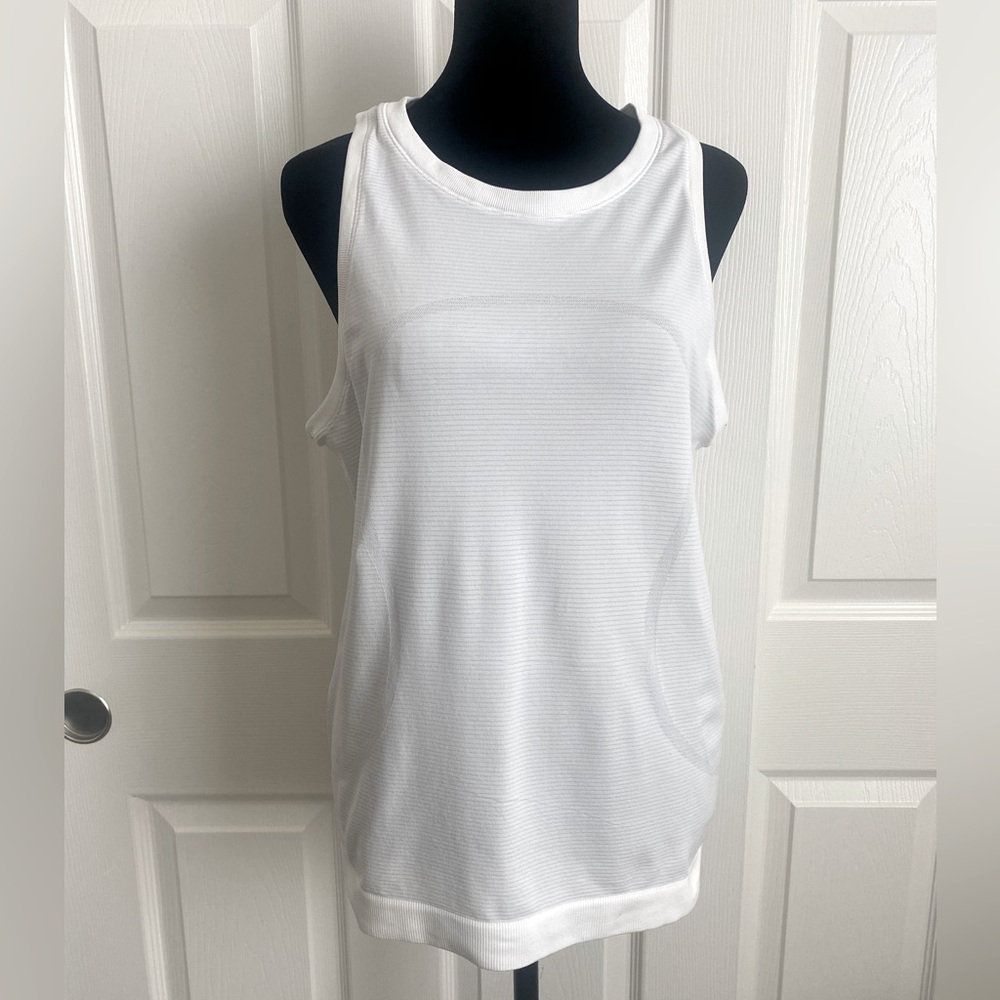 Lululemon Swiftly High Neck White Tank SZ XS